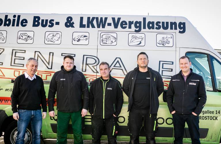 Montage-Team Bus/ LKW